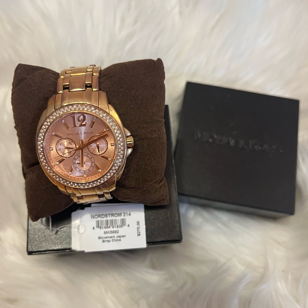 MICHAEL KORS ROSE GOLD WATCH - Picture 2 of 7